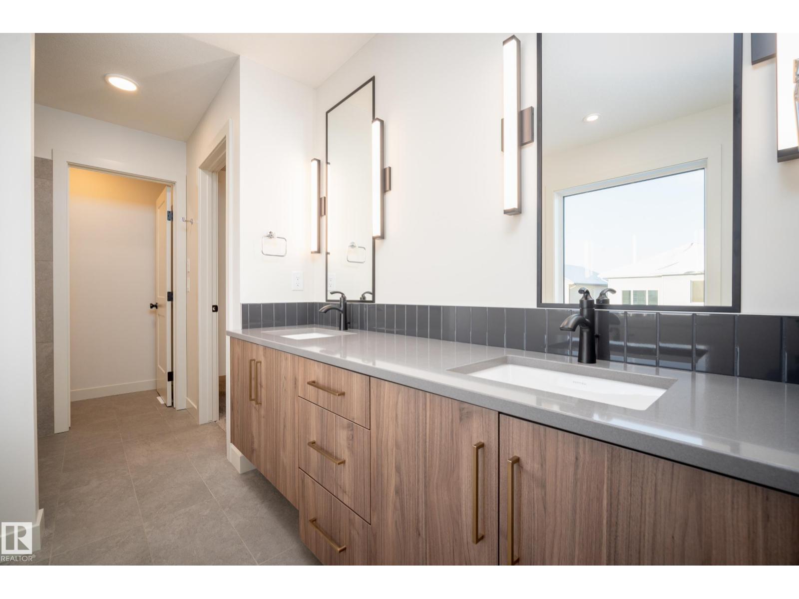 10 PRESCOTT BV, Spruce Grove