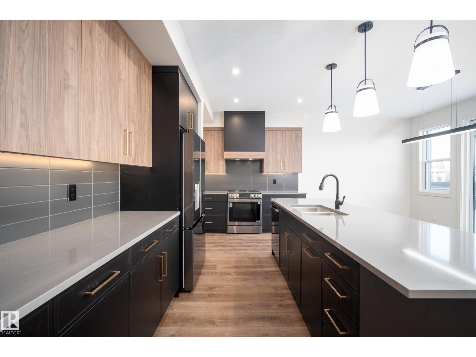 10 PRESCOTT BV, Spruce Grove