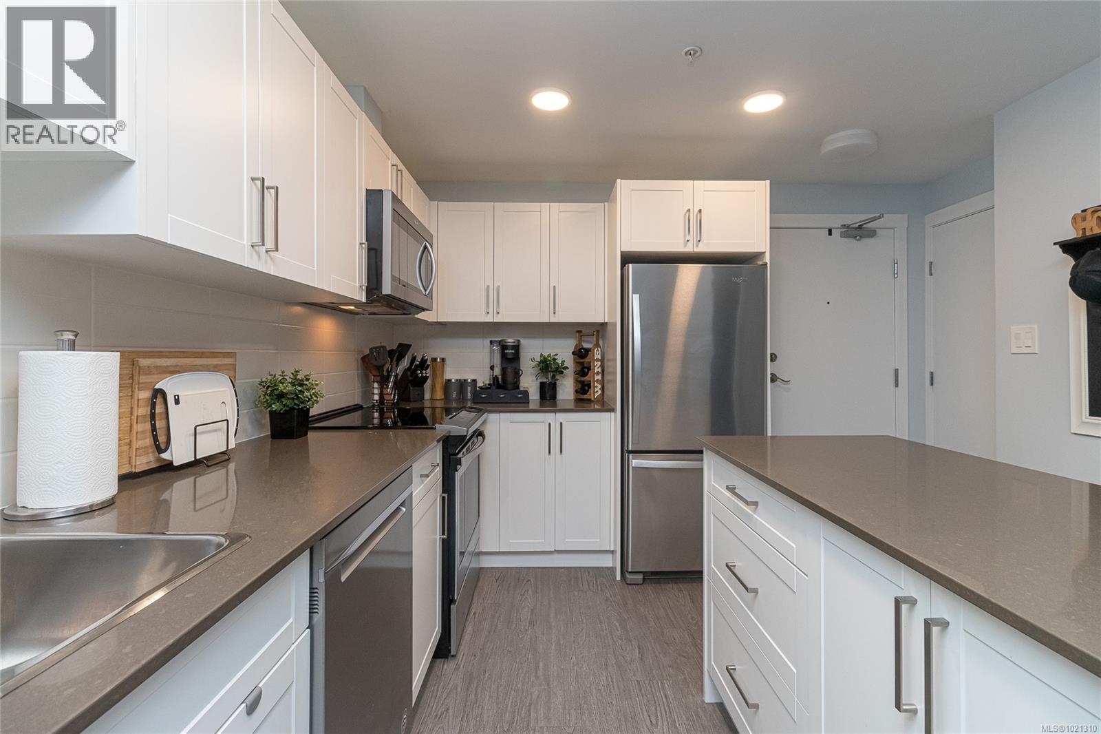 304 868 Orono Avenue, Langford