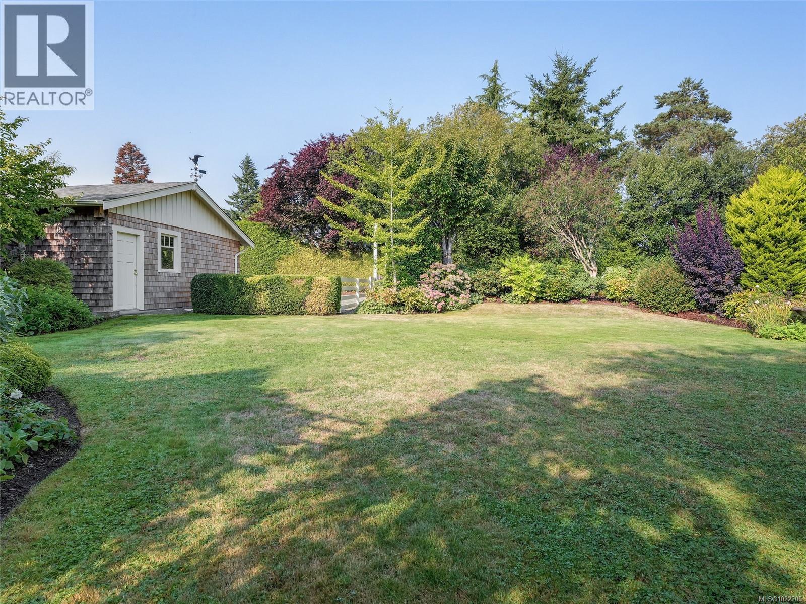 1974 Hovey Rd, Central Saanich