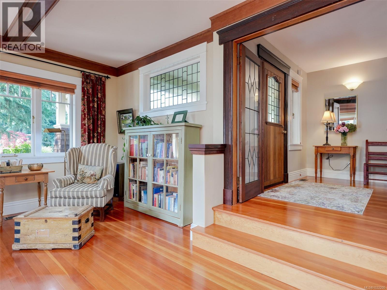 1974 Hovey Rd, Central Saanich