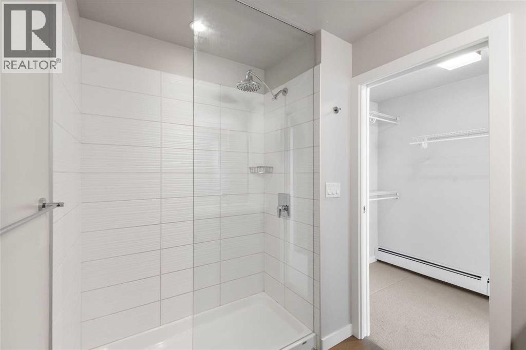 Single Family House for Sale in    Street NE Renfrew Calgary 