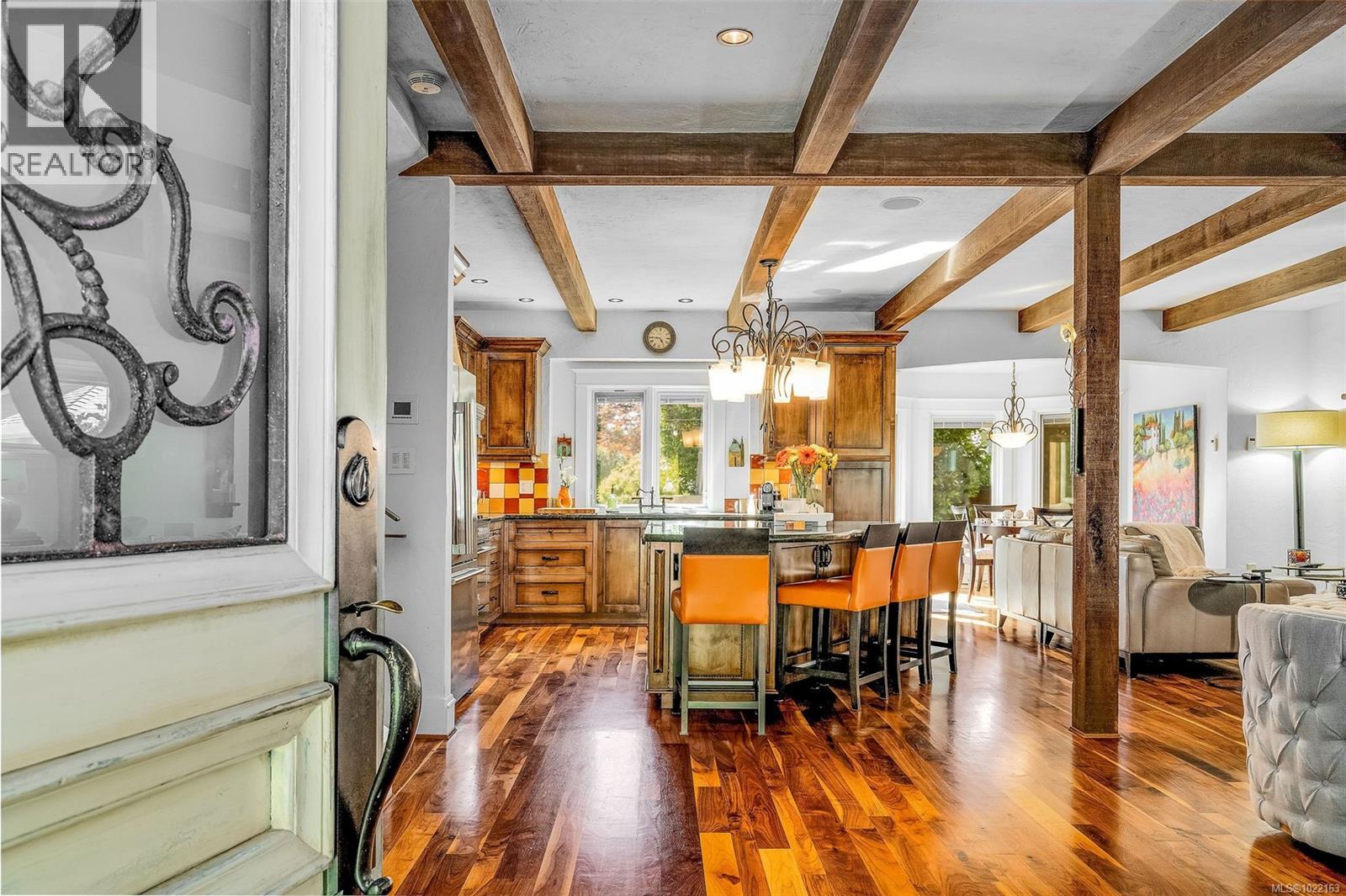 5388 Parker Ave, Saanich