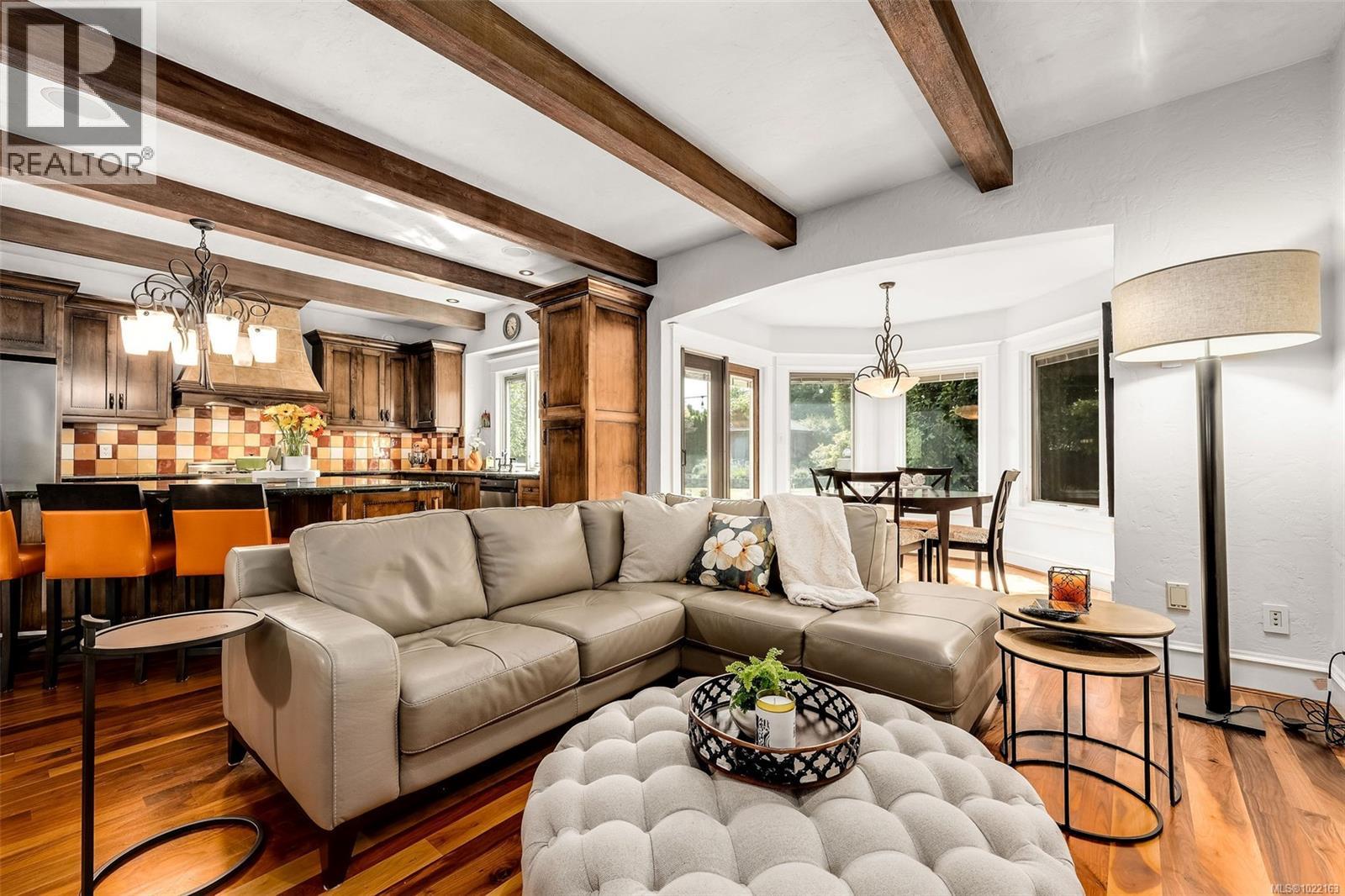 5388 Parker Ave, Saanich