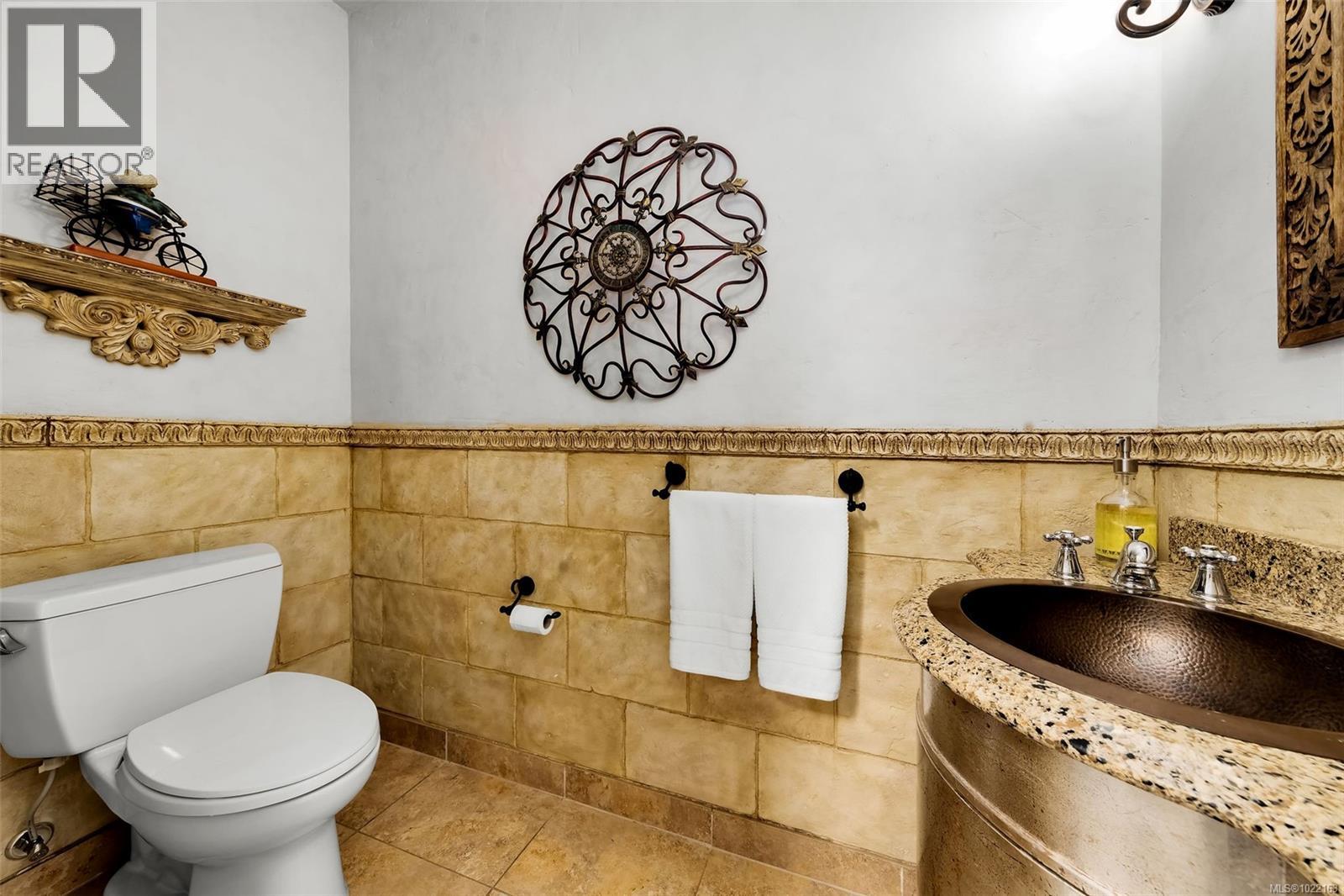 5388 Parker Ave, Saanich