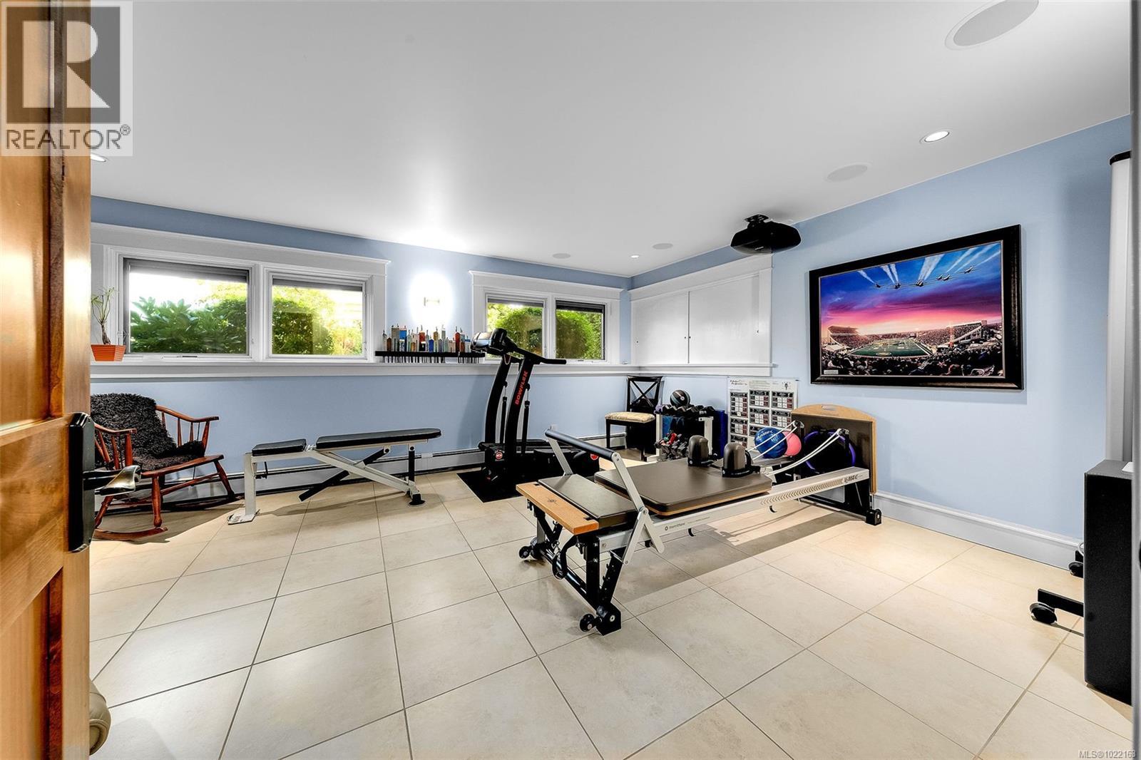 5388 Parker Ave, Saanich