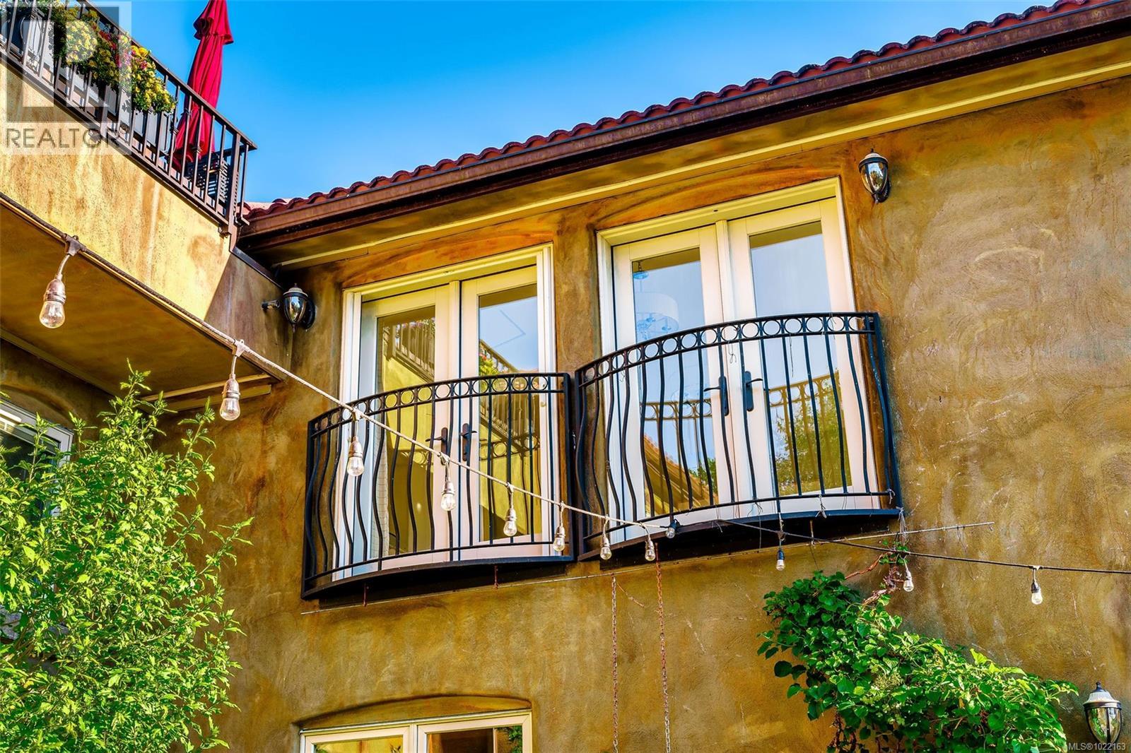 5388 Parker Ave, Saanich