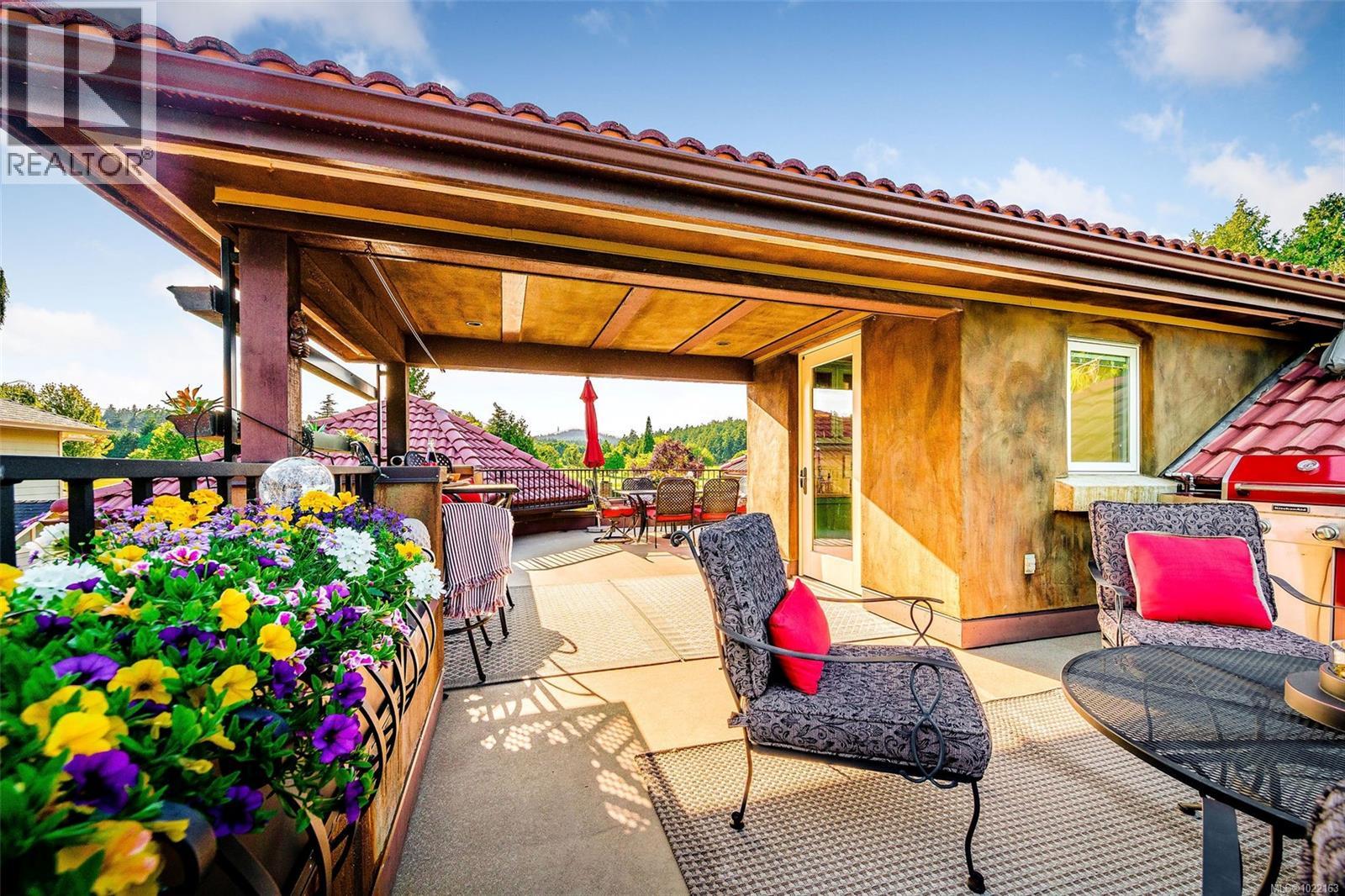 5388 Parker Ave, Saanich