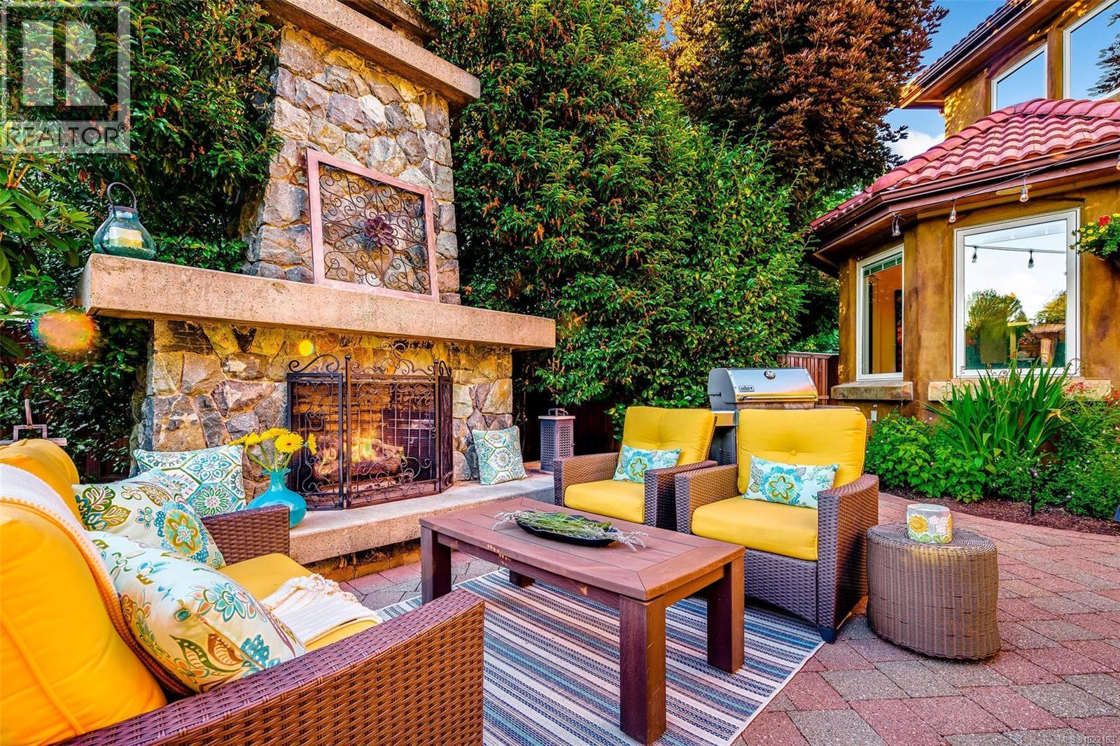 5388 Parker Ave, Saanich