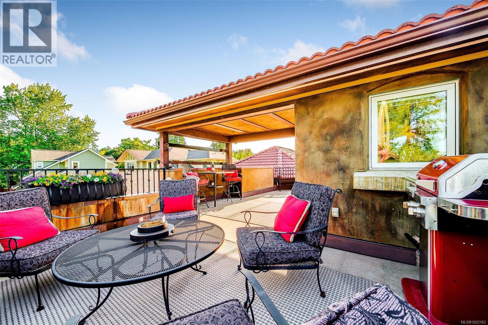 5388 Parker Ave, Saanich