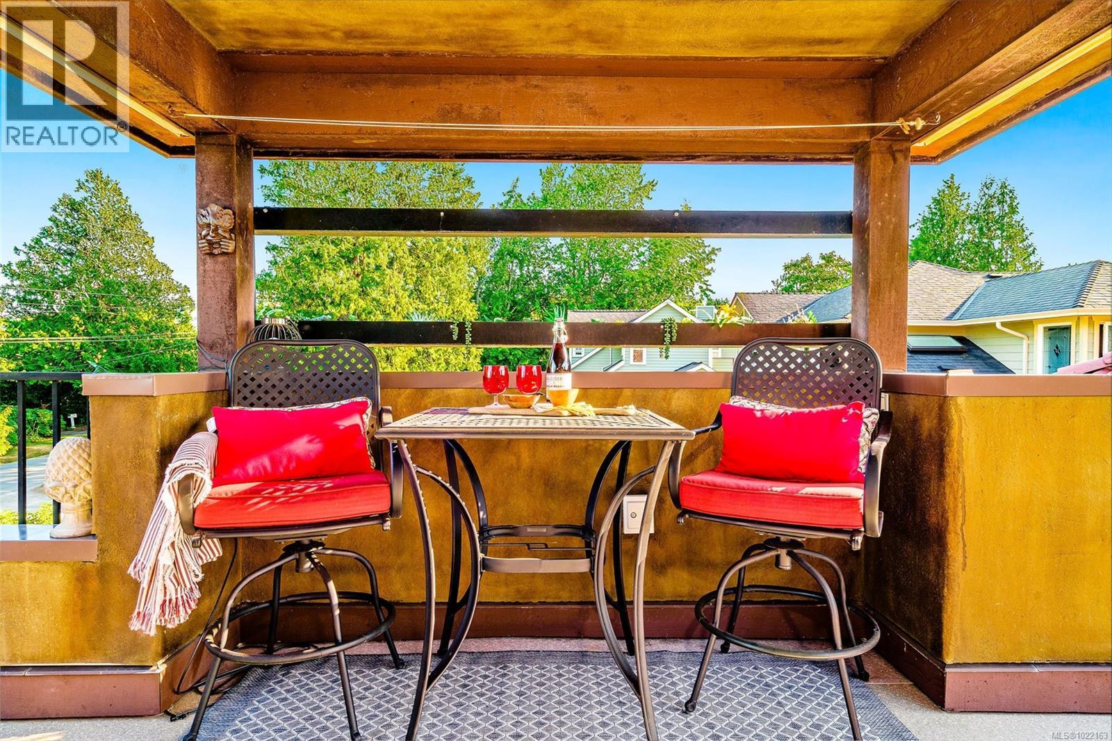 5388 Parker Ave, Saanich