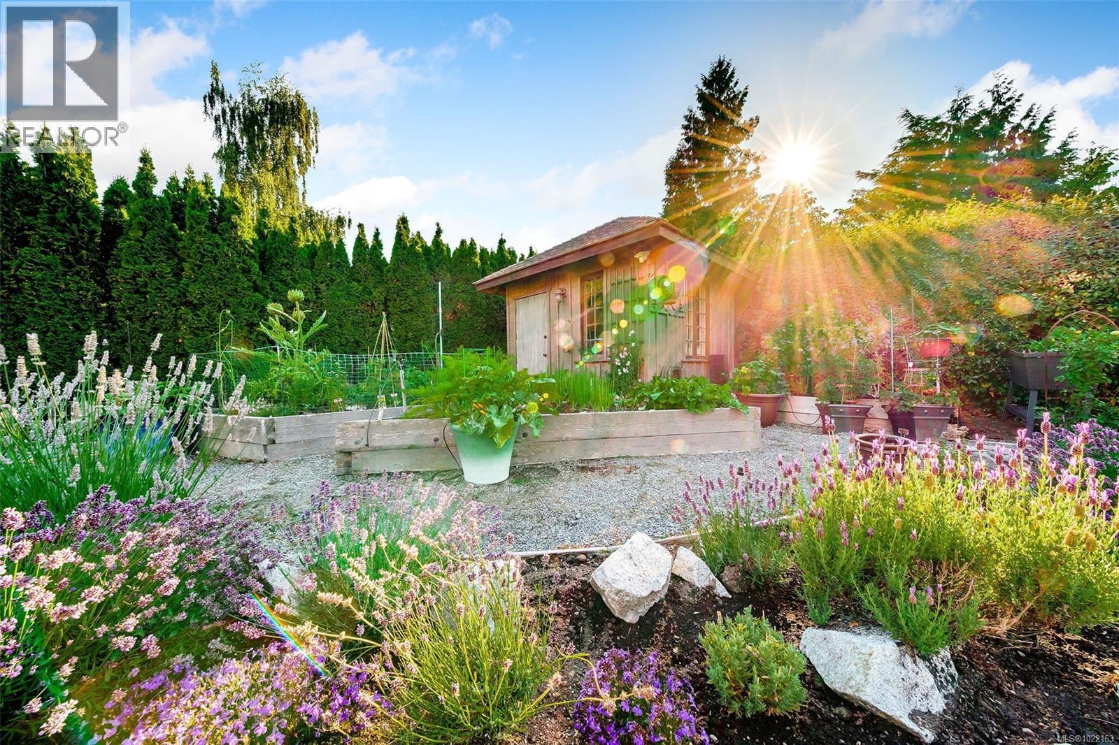 5388 Parker Ave, Saanich