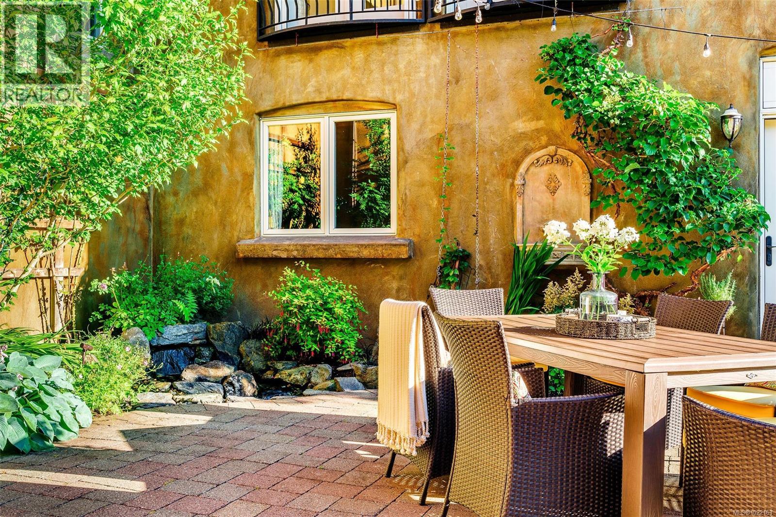 5388 Parker Ave, Saanich