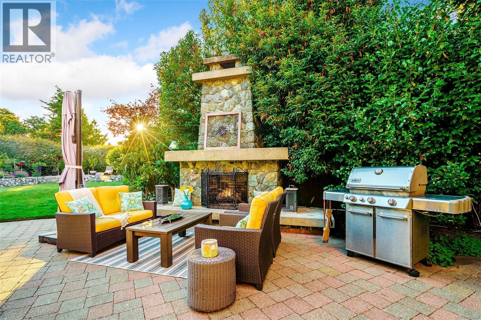 5388 Parker Ave, Saanich