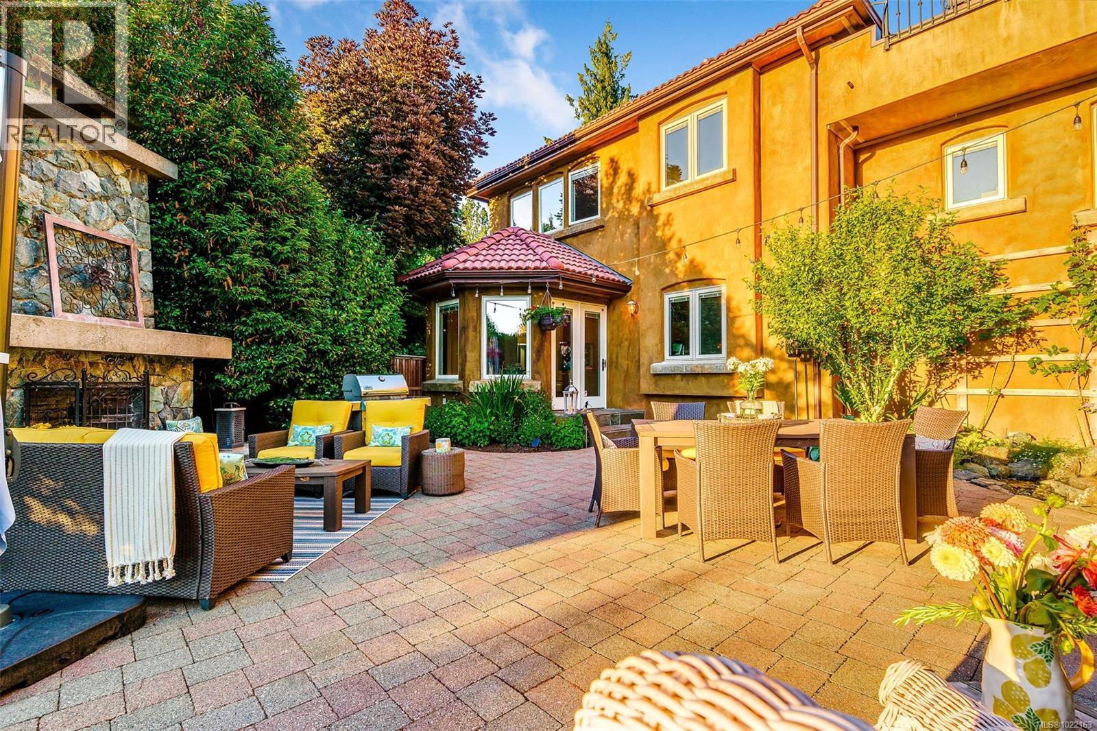 5388 Parker Ave, Saanich