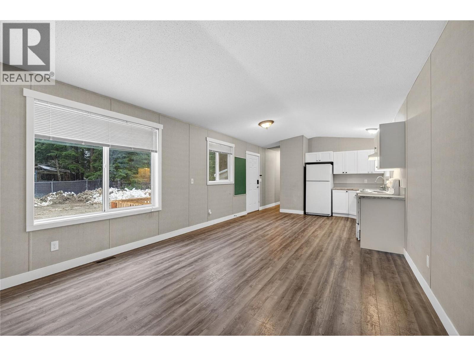 3277 Loschinski Road, Revelstoke