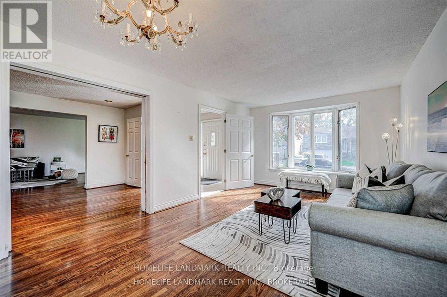 44 FRONTENAC AVENUE - 3