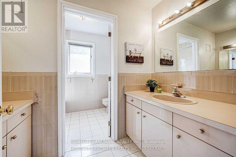 44 FRONTENAC AVENUE - 33