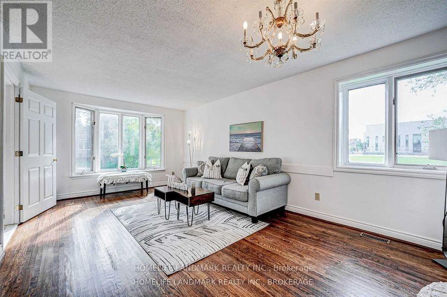 44 FRONTENAC AVENUE - 4