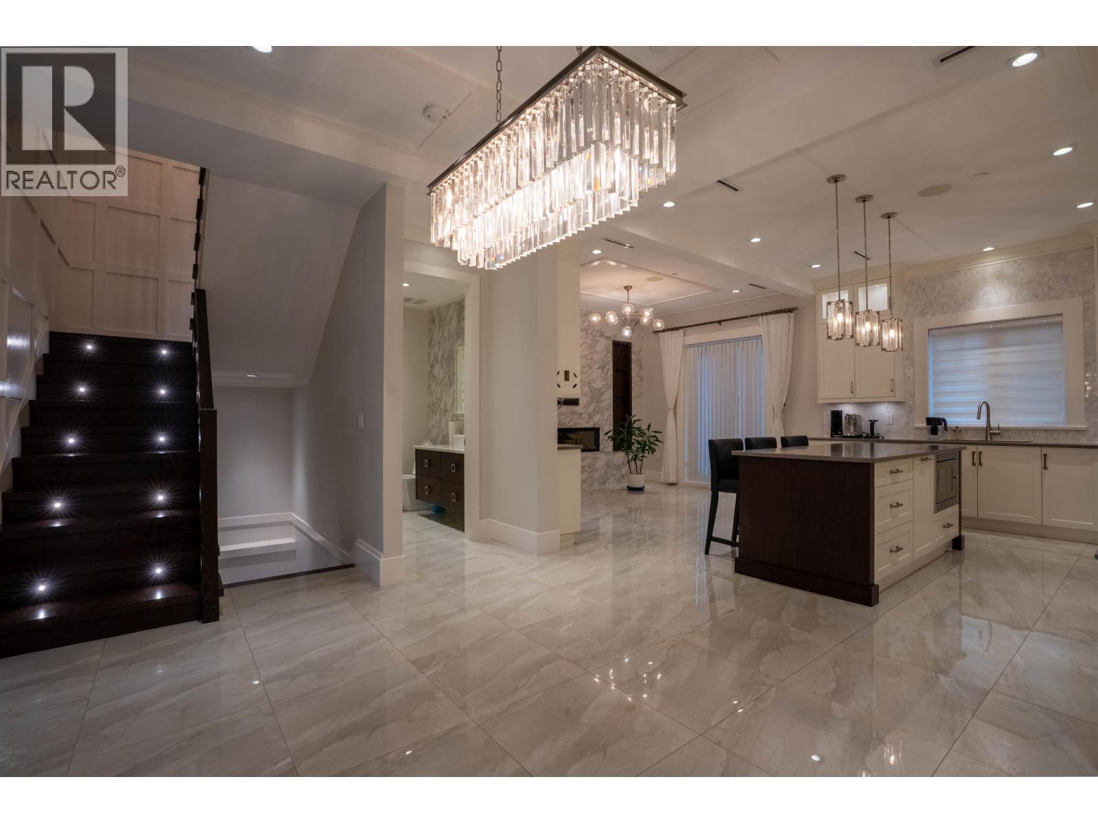 1895 W 60TH AVENUE, West Vancouver