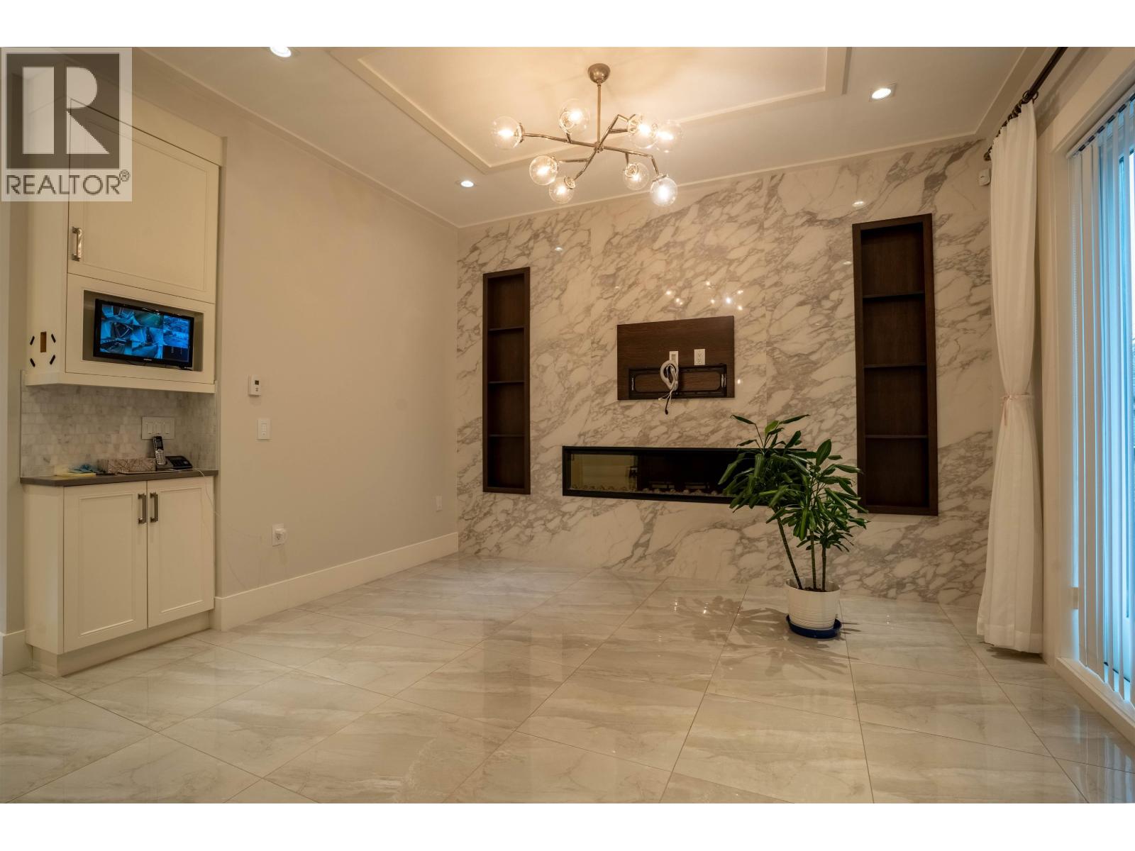 1895 W 60TH AVENUE, West Vancouver