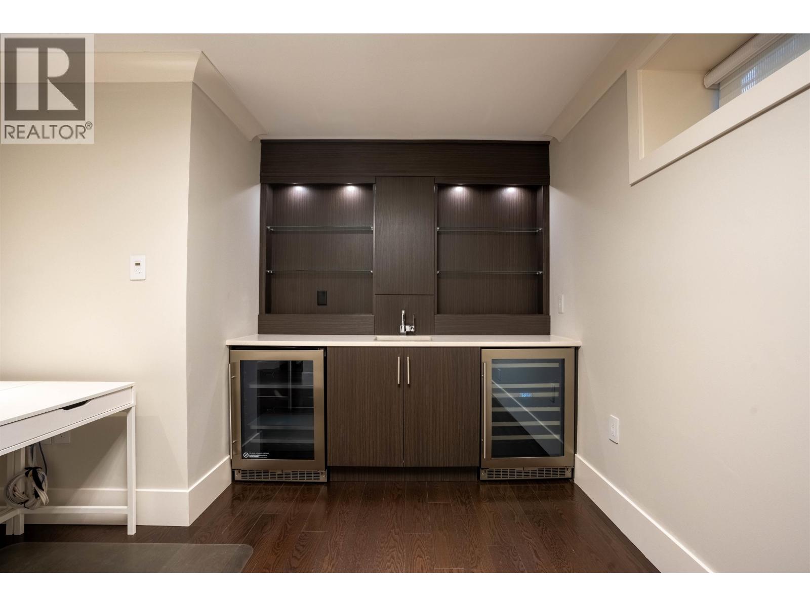 1895 W 60TH AVENUE, West Vancouver