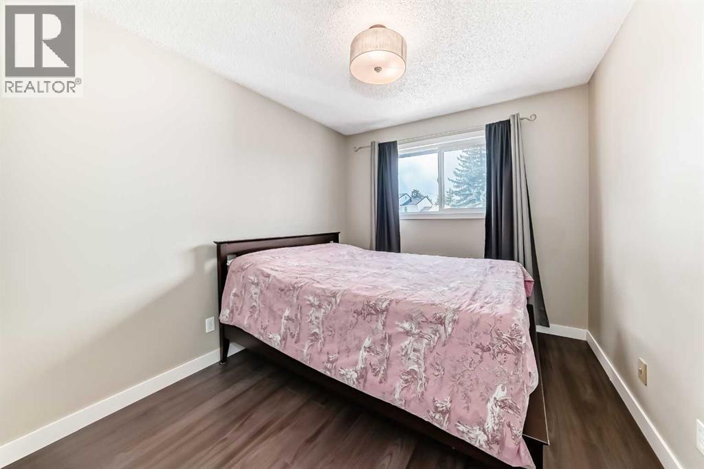 Single Family House for Sale in  Pinemill Mews NE Pineridge Calgary 