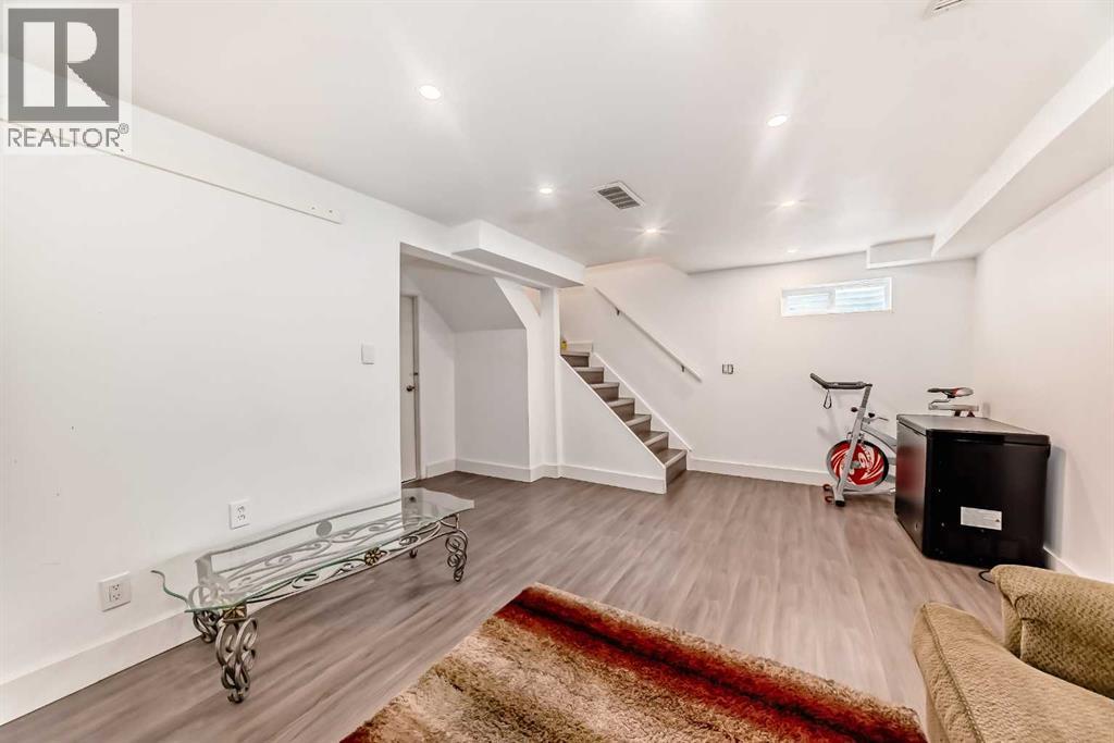 Single Family House for Sale in  Pinemill Mews NE Pineridge Calgary 