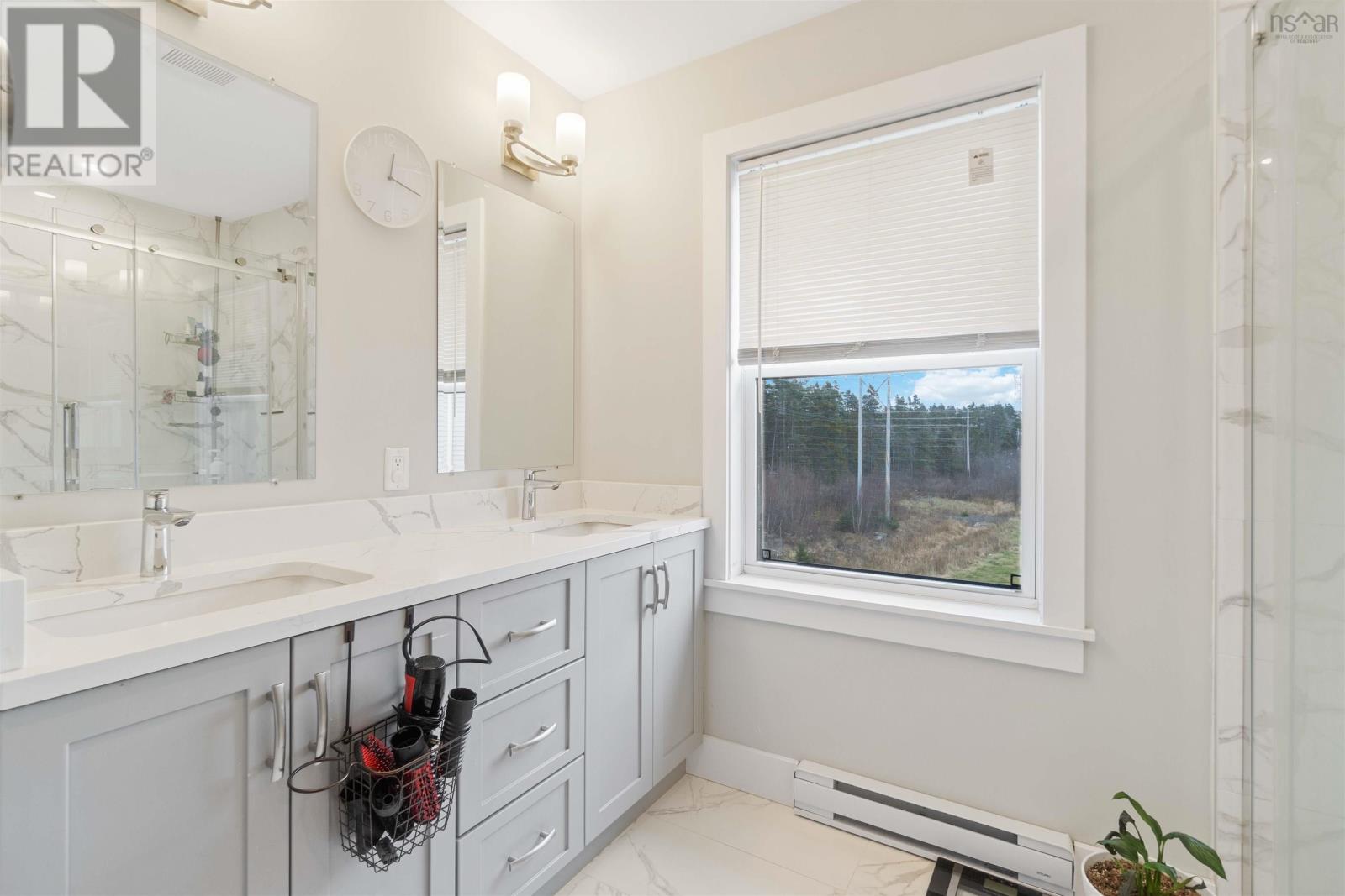 Property 39 of 46 of 11 Poonam Court