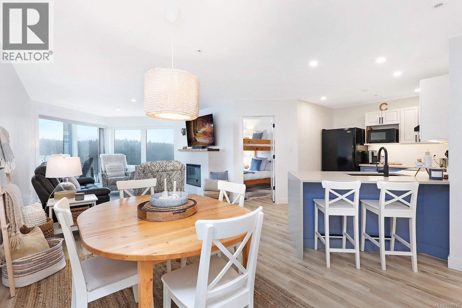 212 1320 Henry Rd, Courtenay