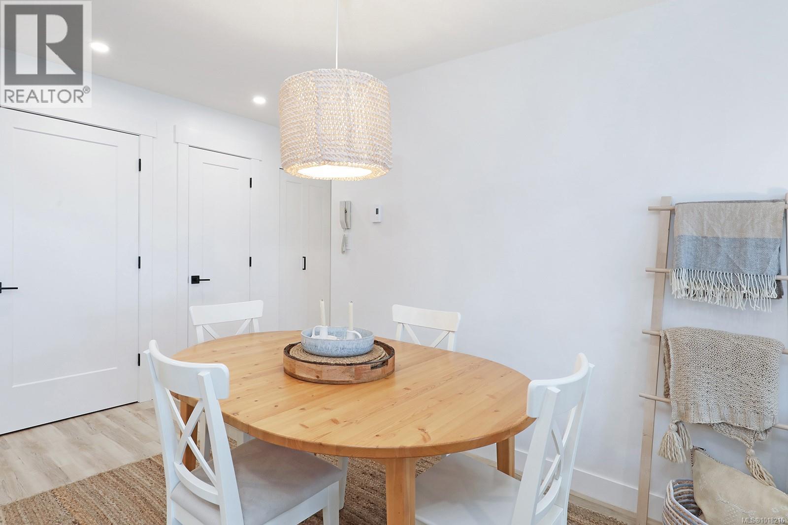 212 1320 Henry Rd, Courtenay