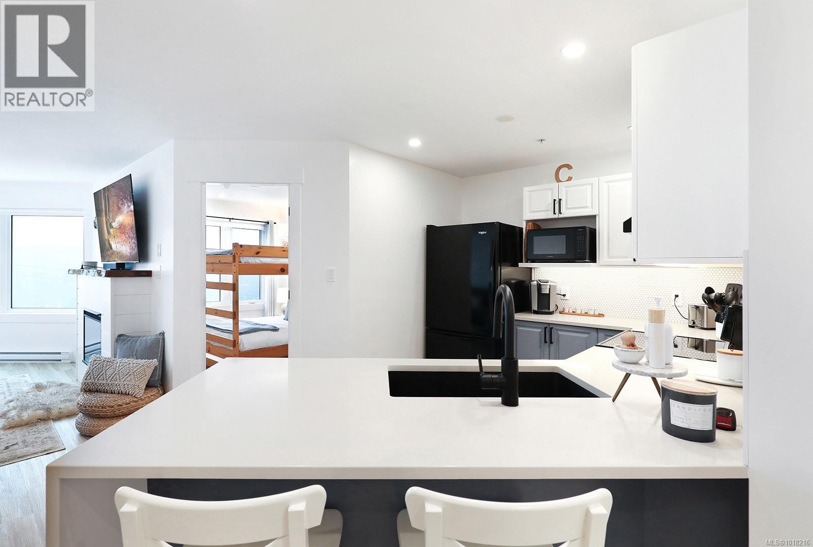 212 1320 Henry Rd, Courtenay