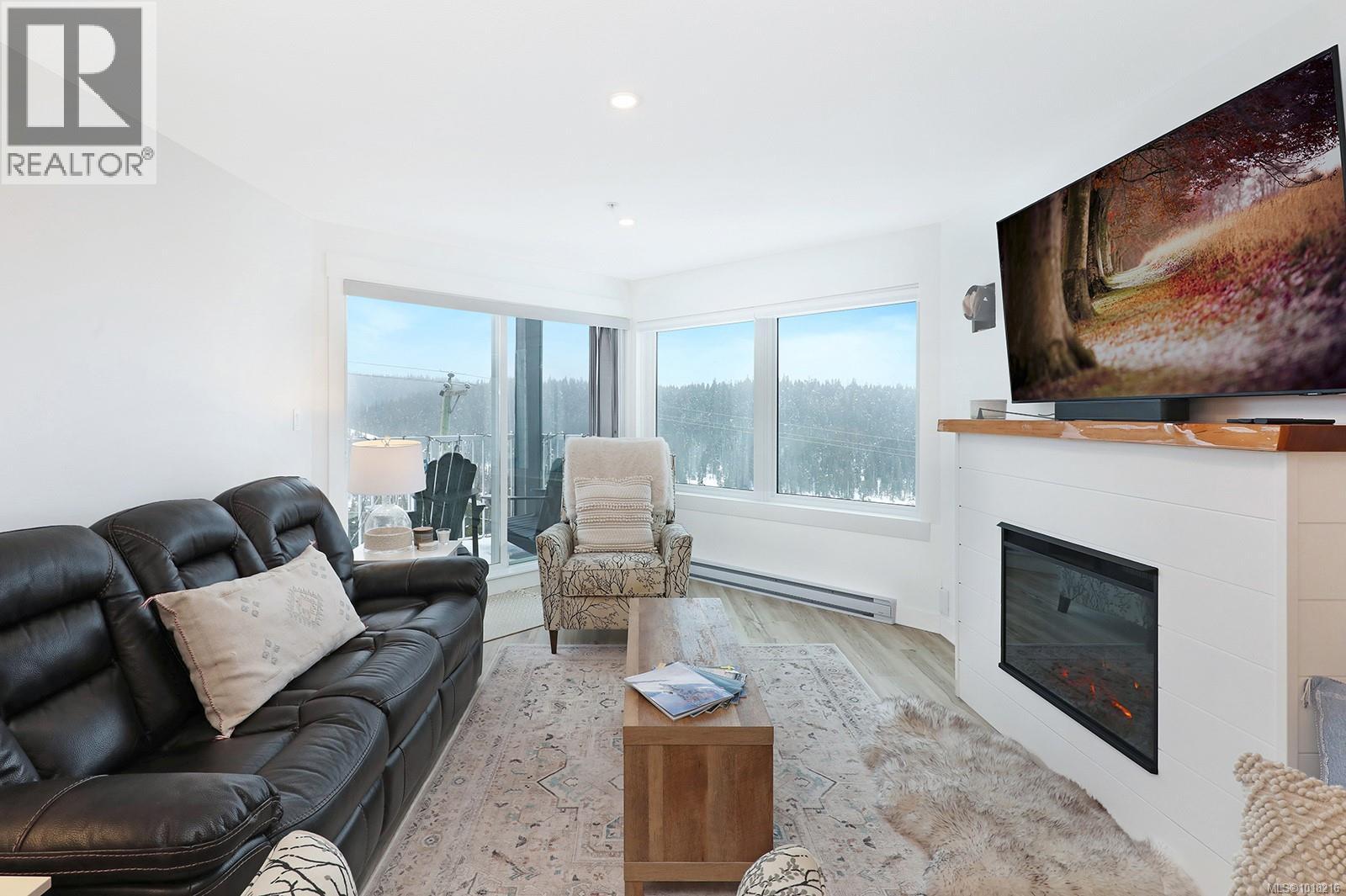 212 1320 Henry Rd, Courtenay