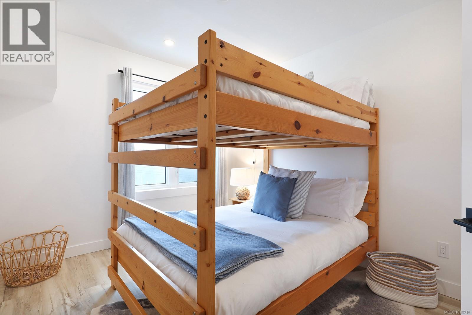 212 1320 Henry Rd, Courtenay