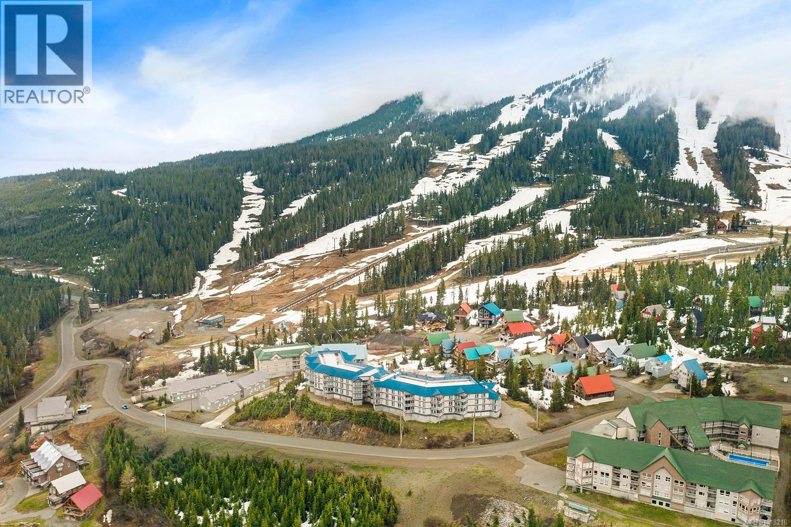 212 1320 Henry Rd, Courtenay