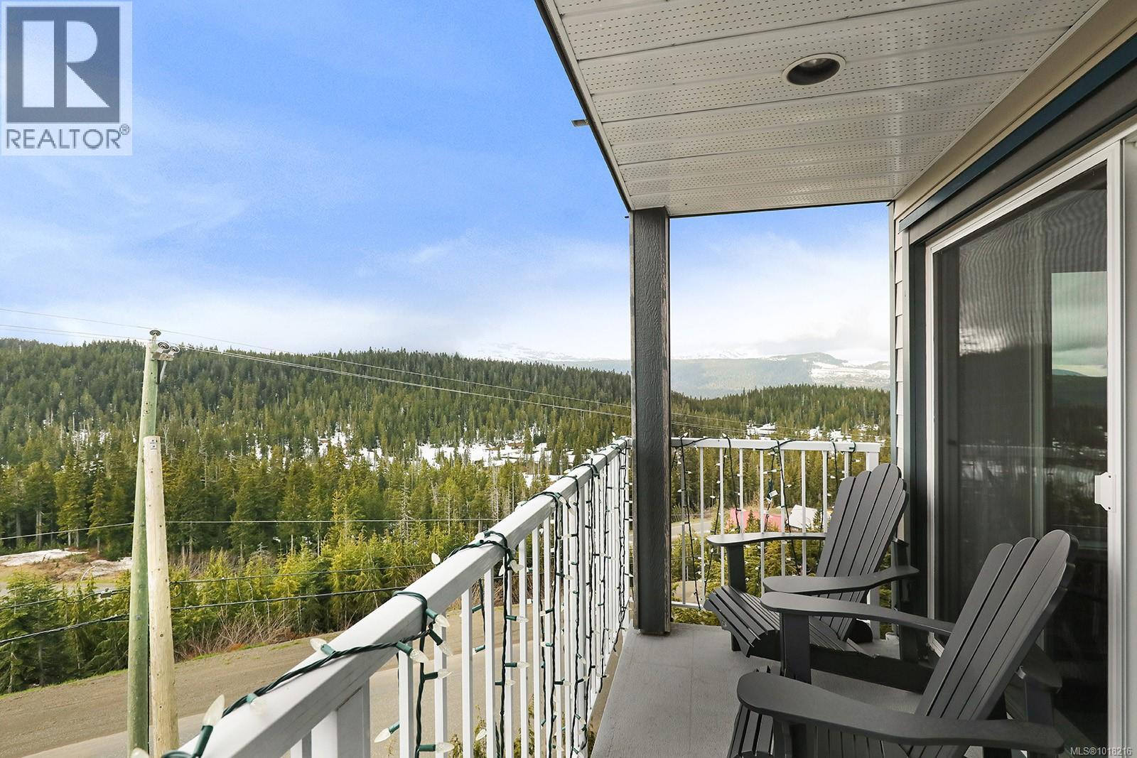 212 1320 Henry Rd, Courtenay