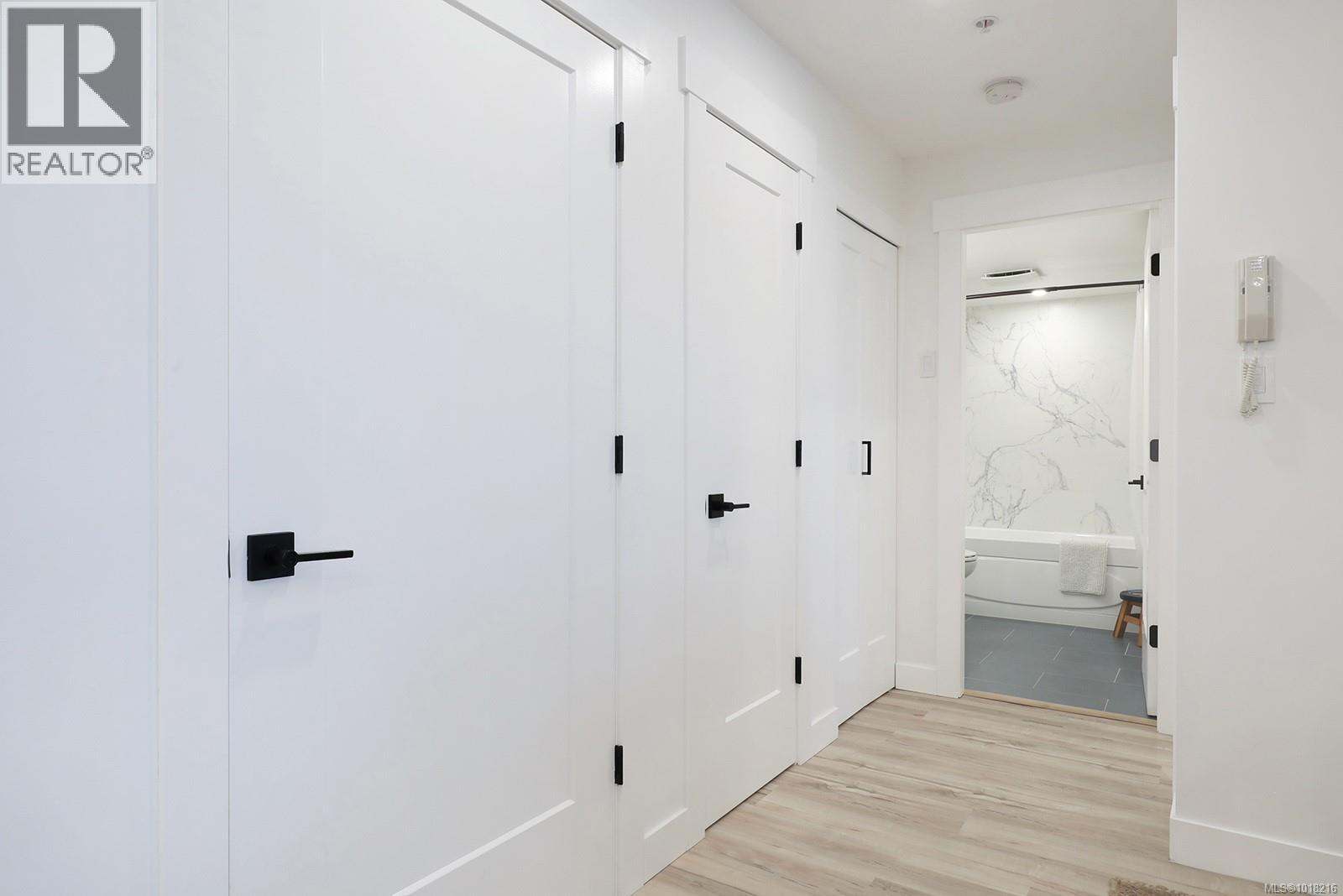 212 1320 Henry Rd, Courtenay