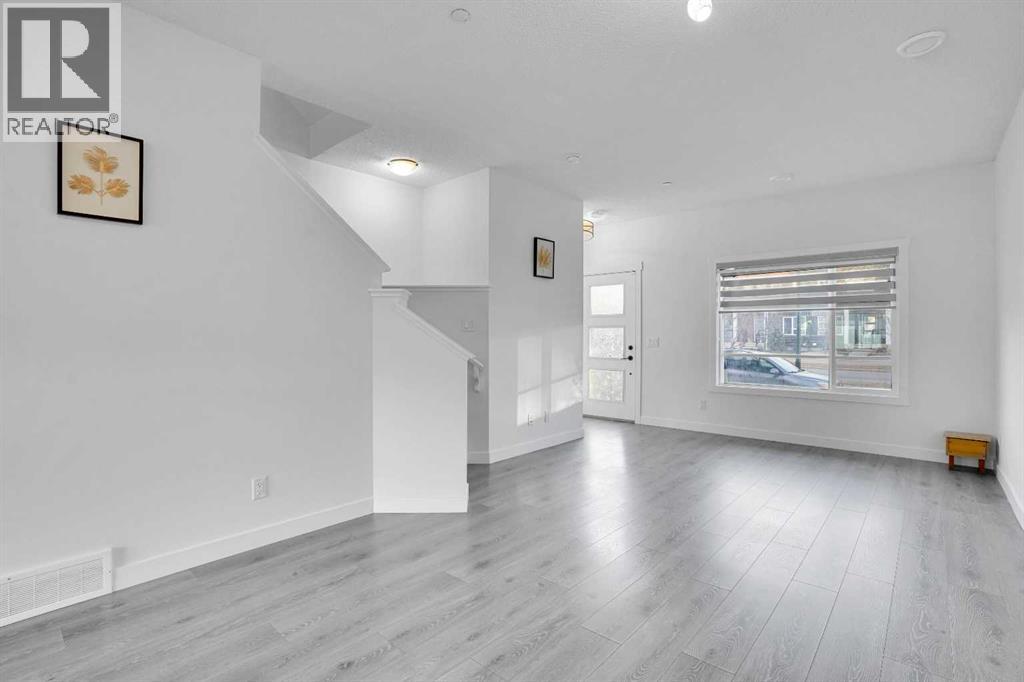 Single Family House for Sale in  LUCAS Boulevard Livingston Calgary 