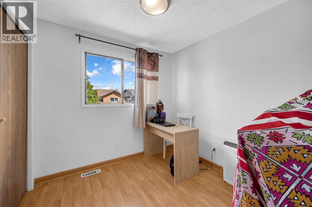 Single Family House for Sale in  Templegreen Road NE Temple Calgary 