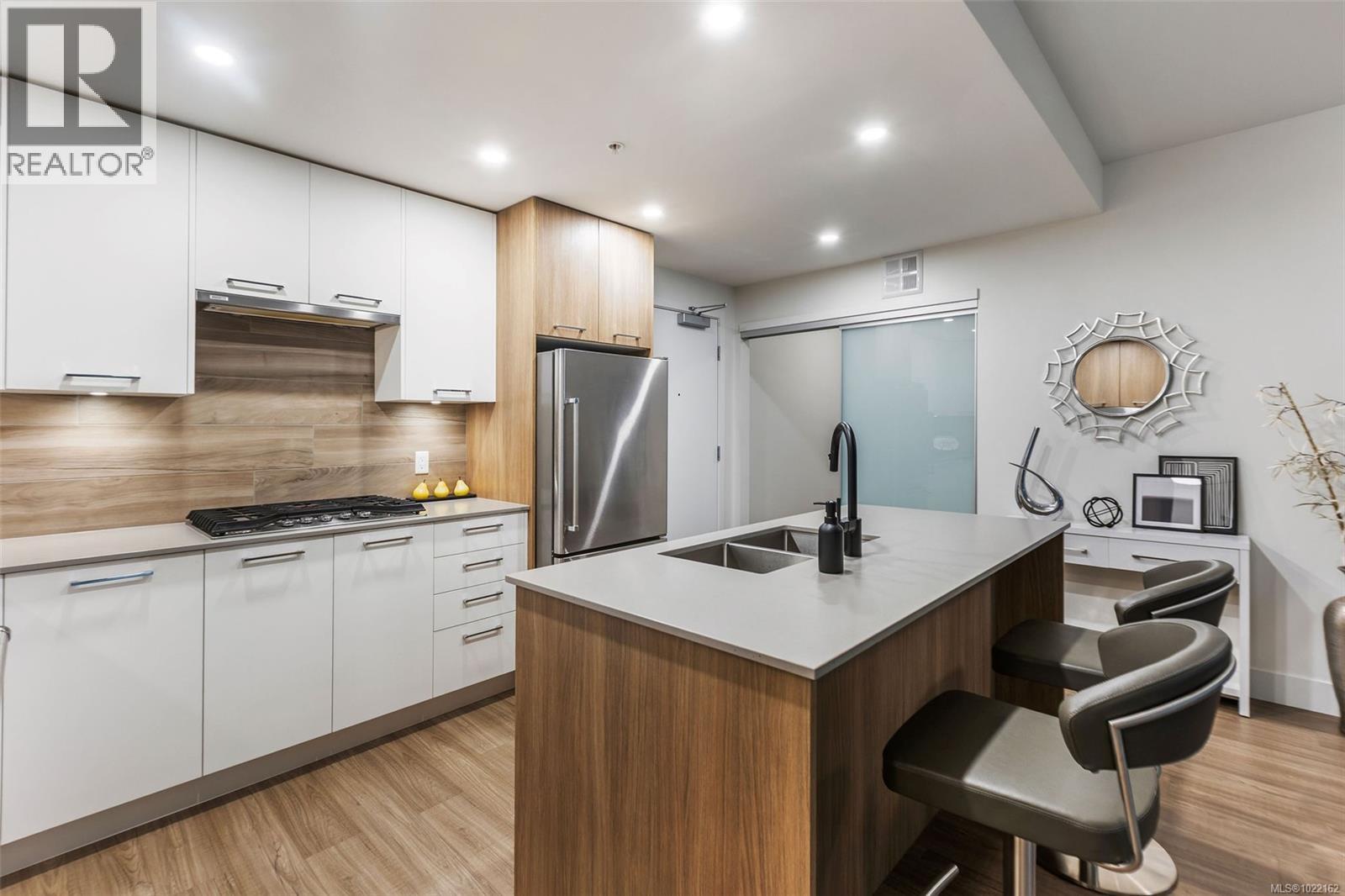 211 960 Reunion Ave, Langford