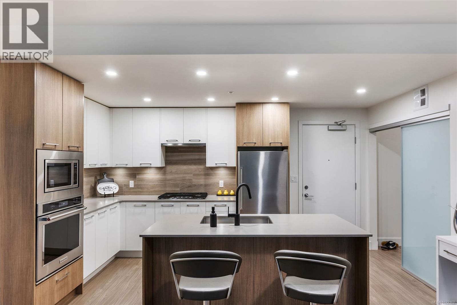 211 960 Reunion Ave, Langford