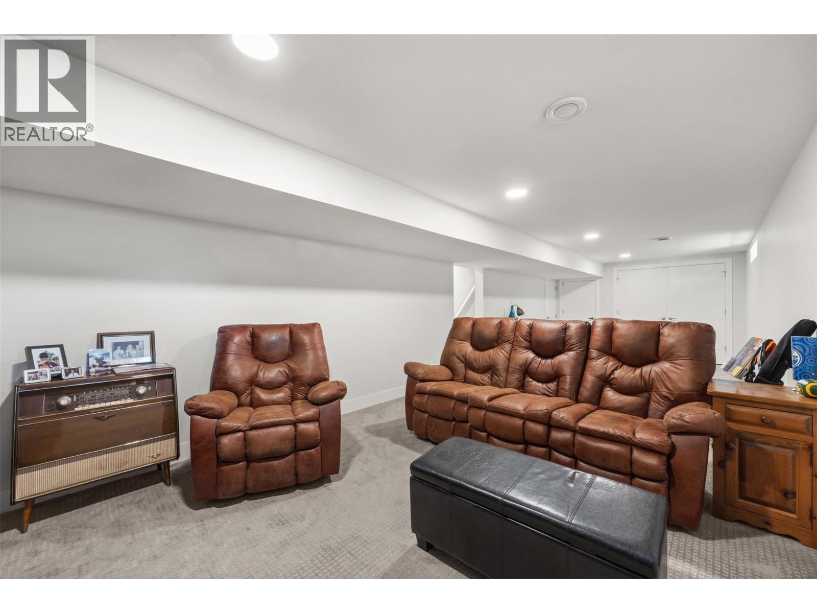  1255 Rio Drive, Kelowna