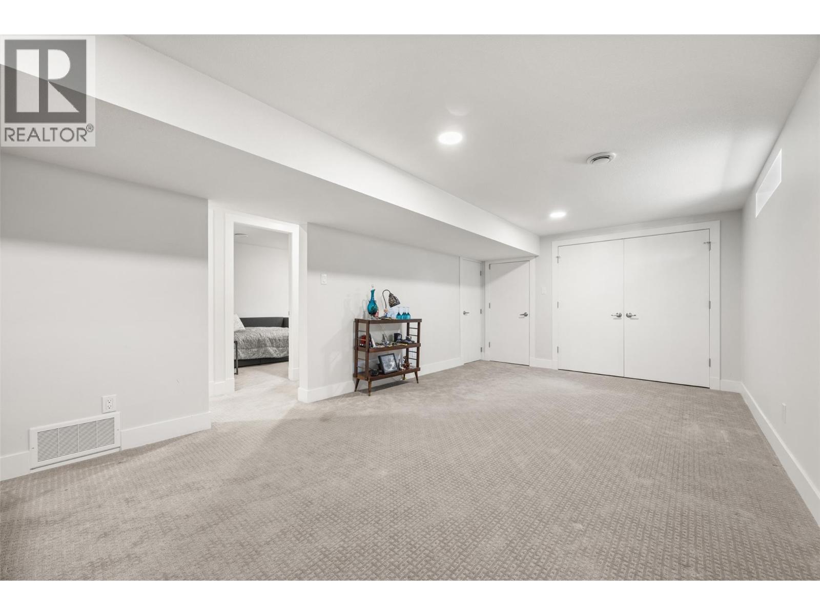  1255 Rio Drive, Kelowna