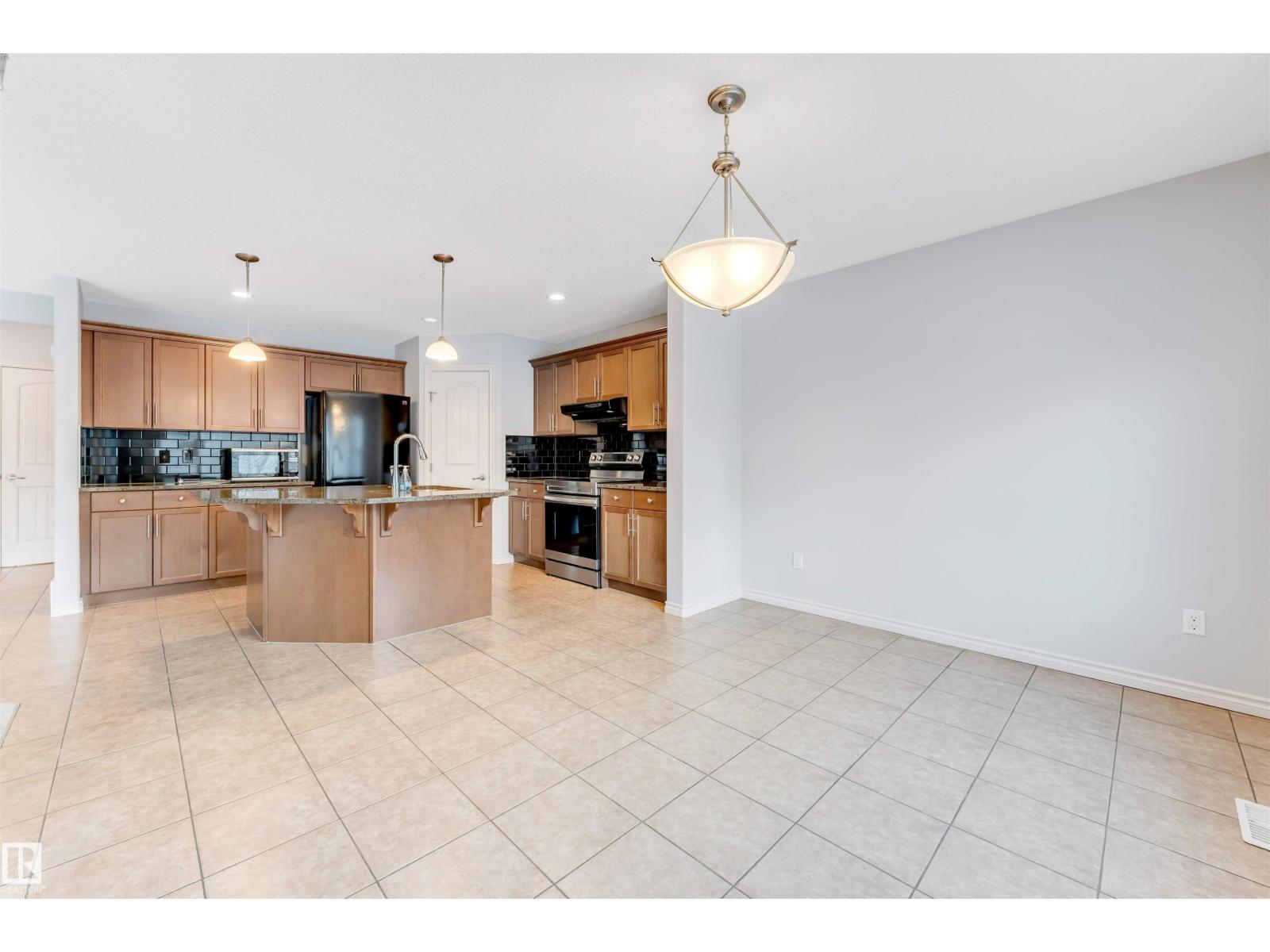 6723 19 AV SW, Edmonton