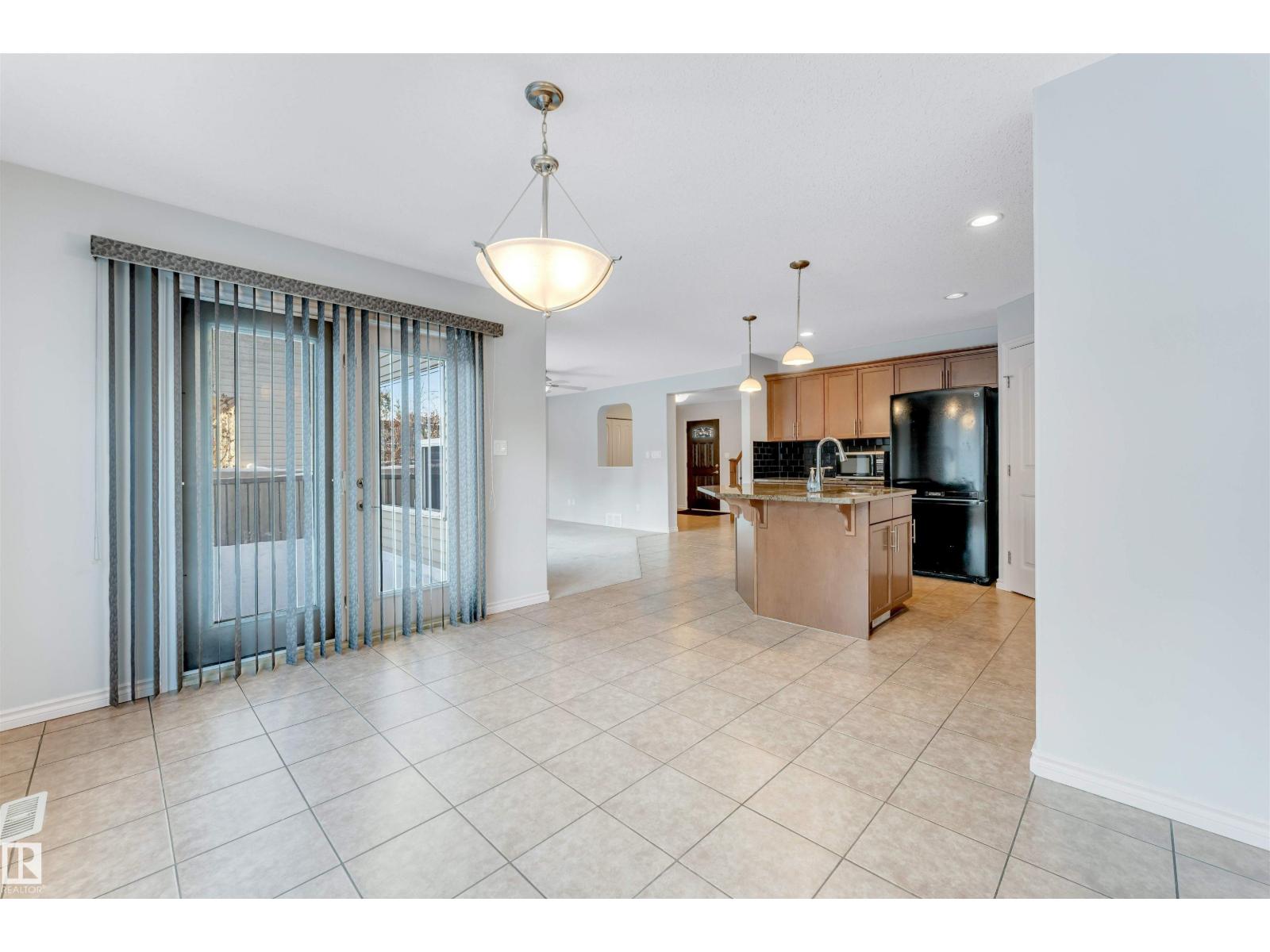 6723 19 AV SW, Edmonton