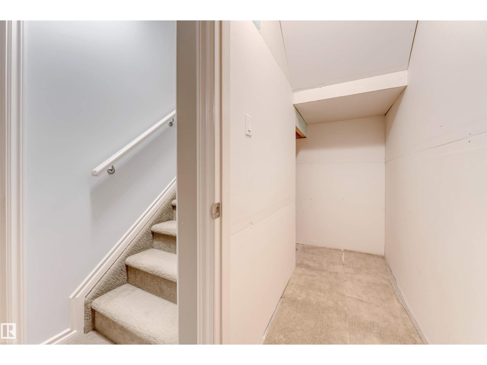 6723 19 AV SW, Edmonton