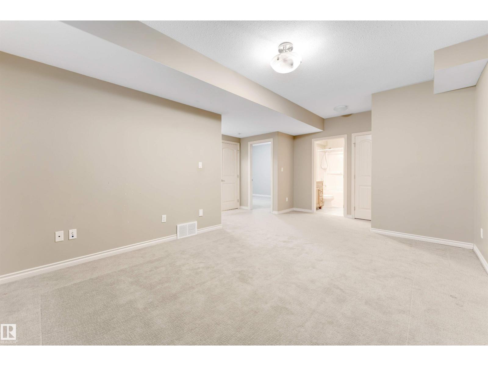 6723 19 AV SW, Edmonton