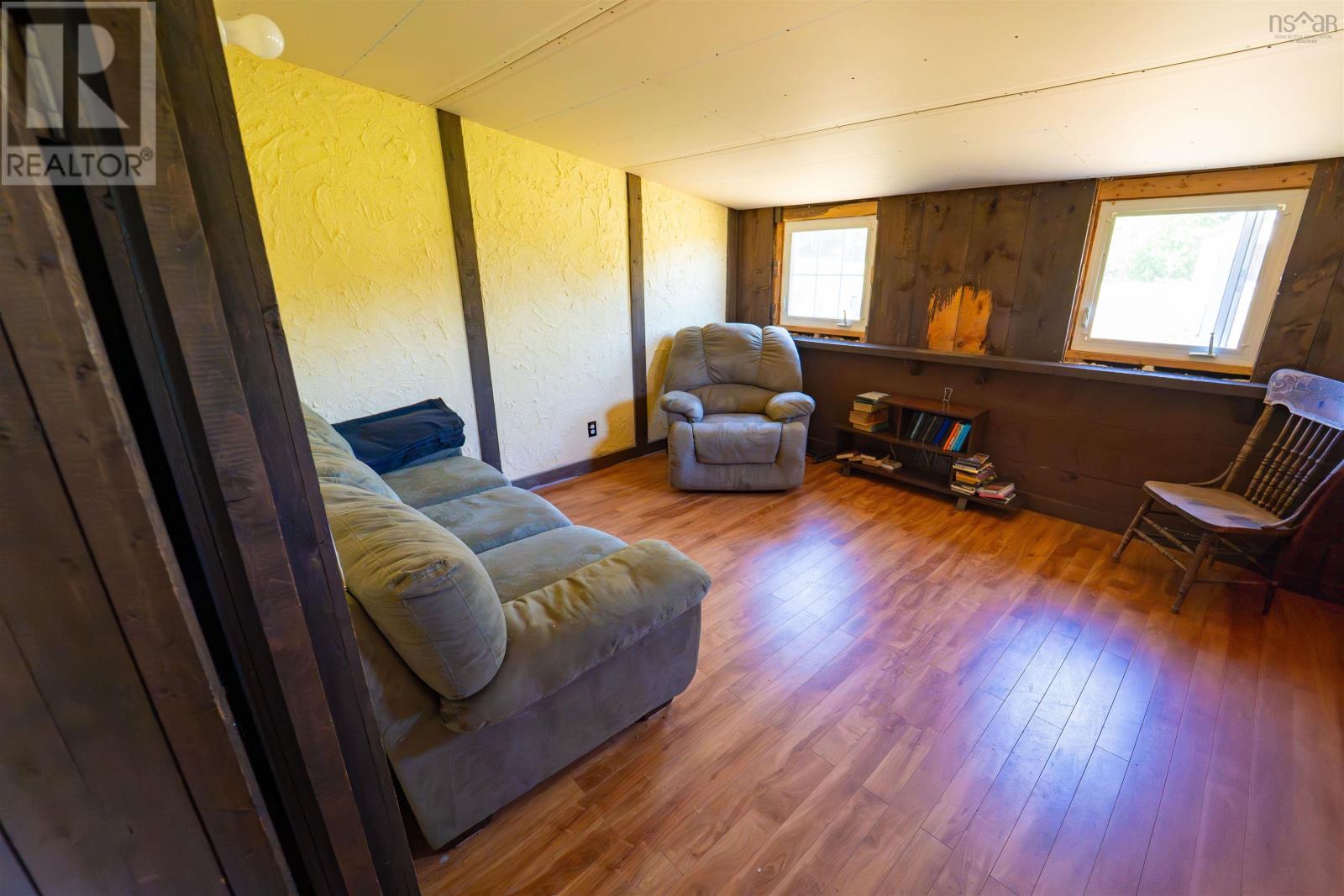 Property 17 of 50 of 1286 Elderkin Road