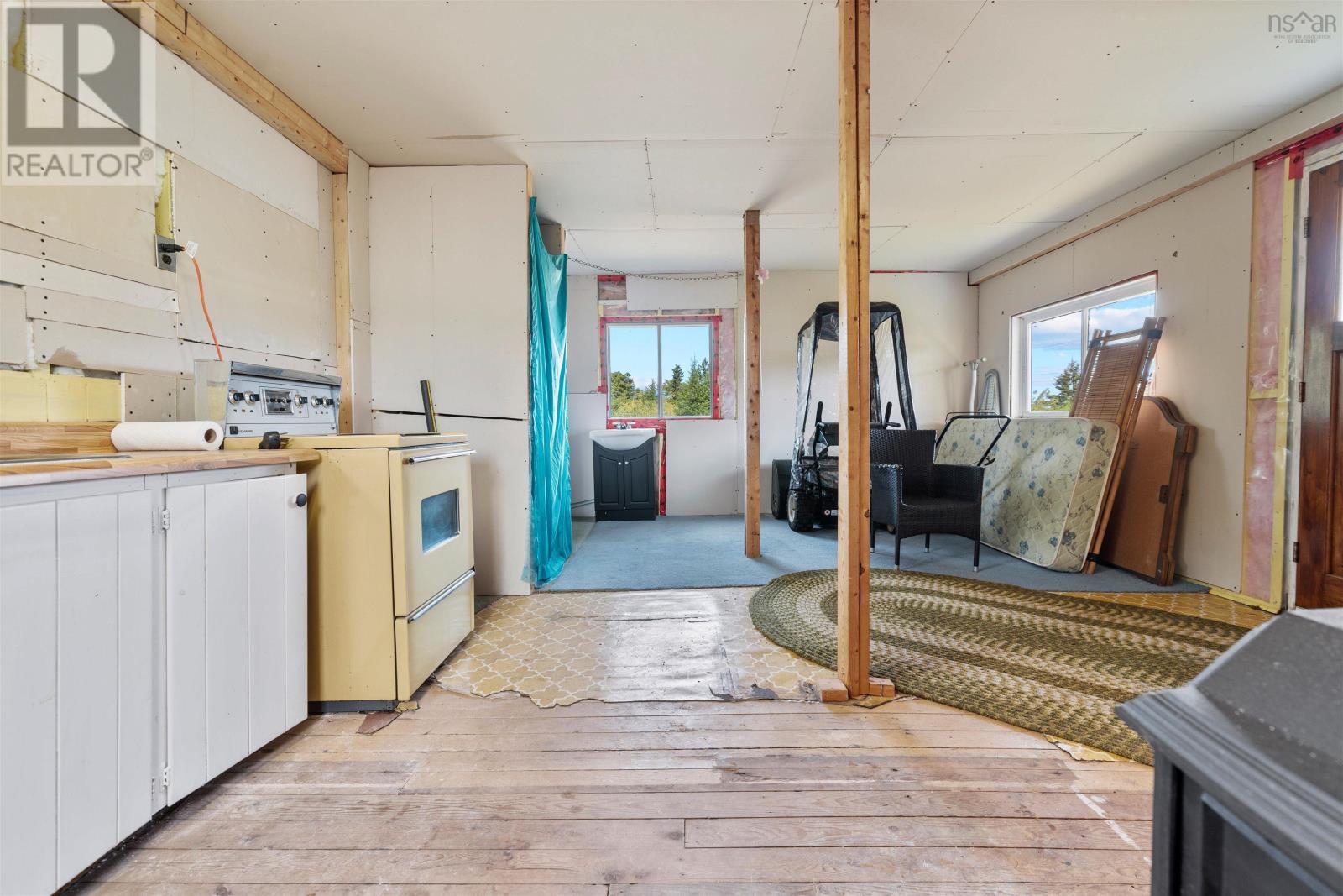 Property 27 of 32 of 7 & 23 Lynn Road