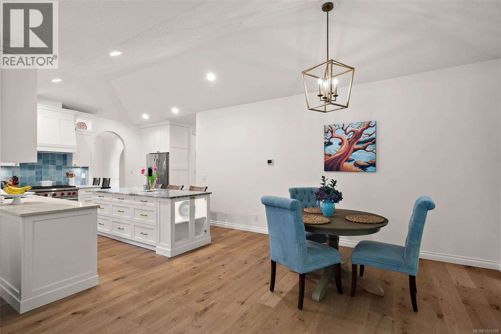 11327 Nitinat Rd, North Saanich